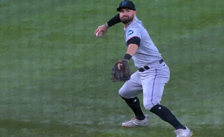 Jon Berti makes a play