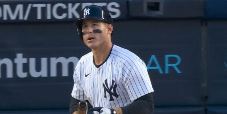 Rizzo watches his home run