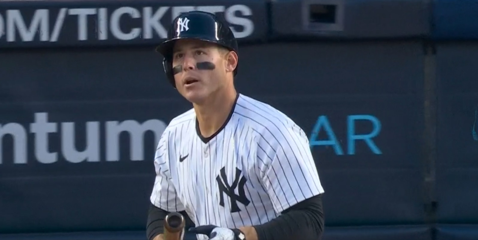 Rizzo watches his home run