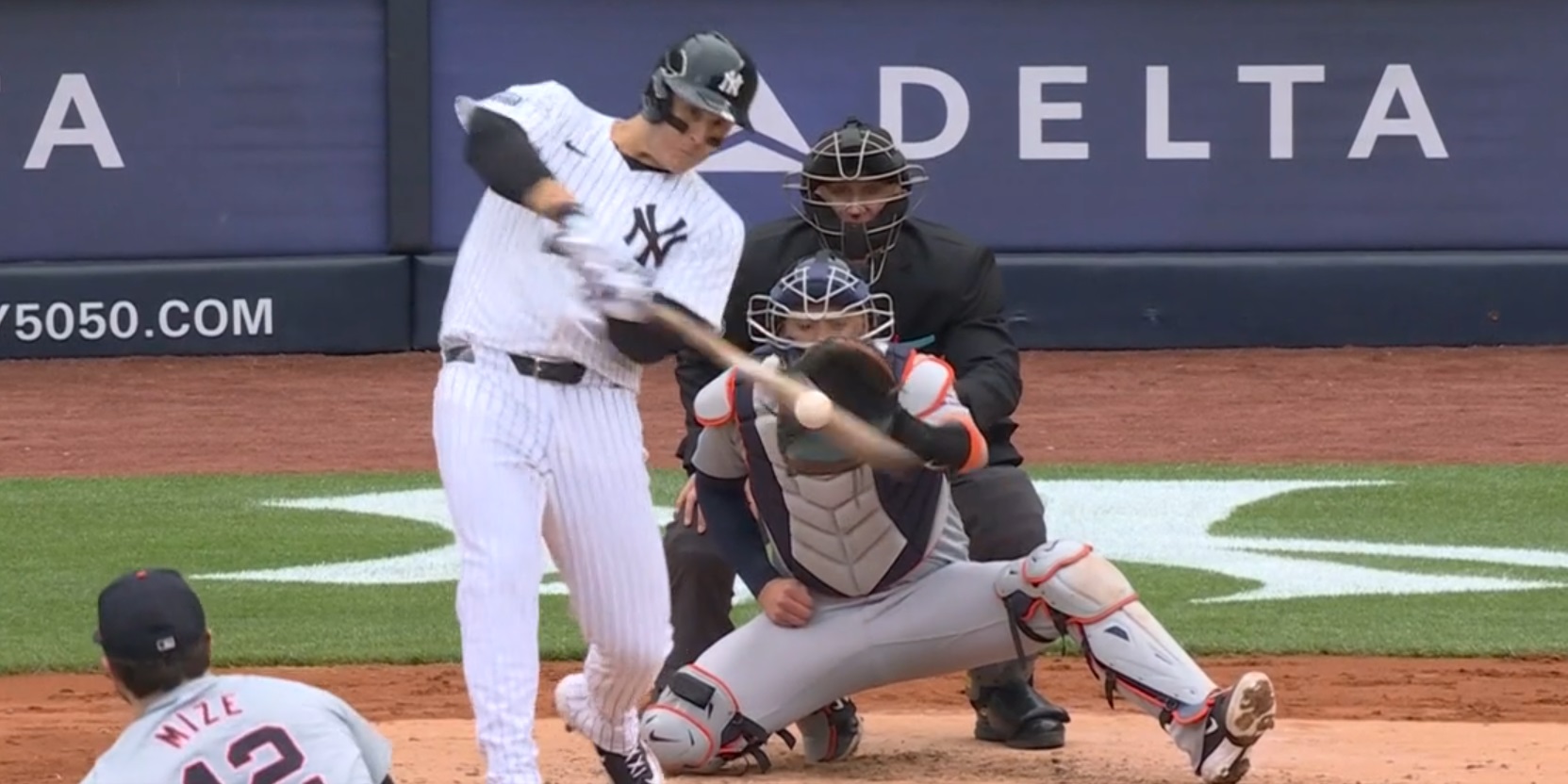 Rizzo hits a home run