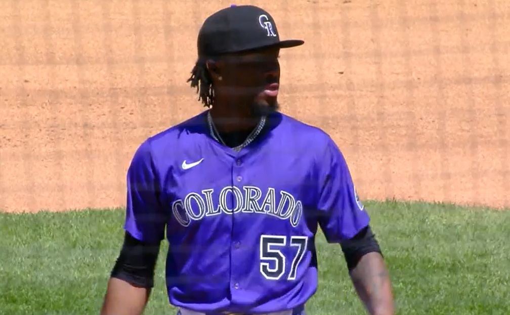 Angel Chivilli gets ready to pitch