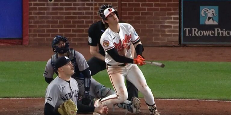 Headrick allows a home run