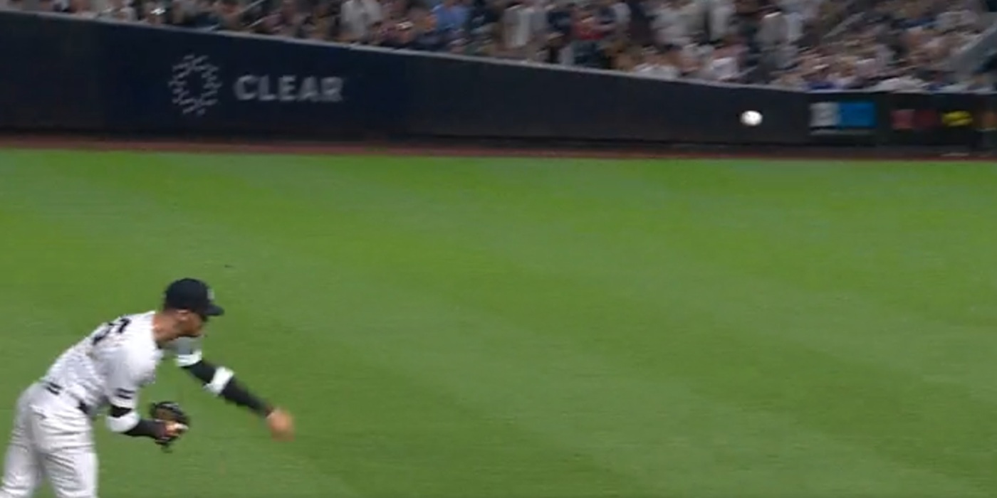 Bellinger throws out the possible tying run