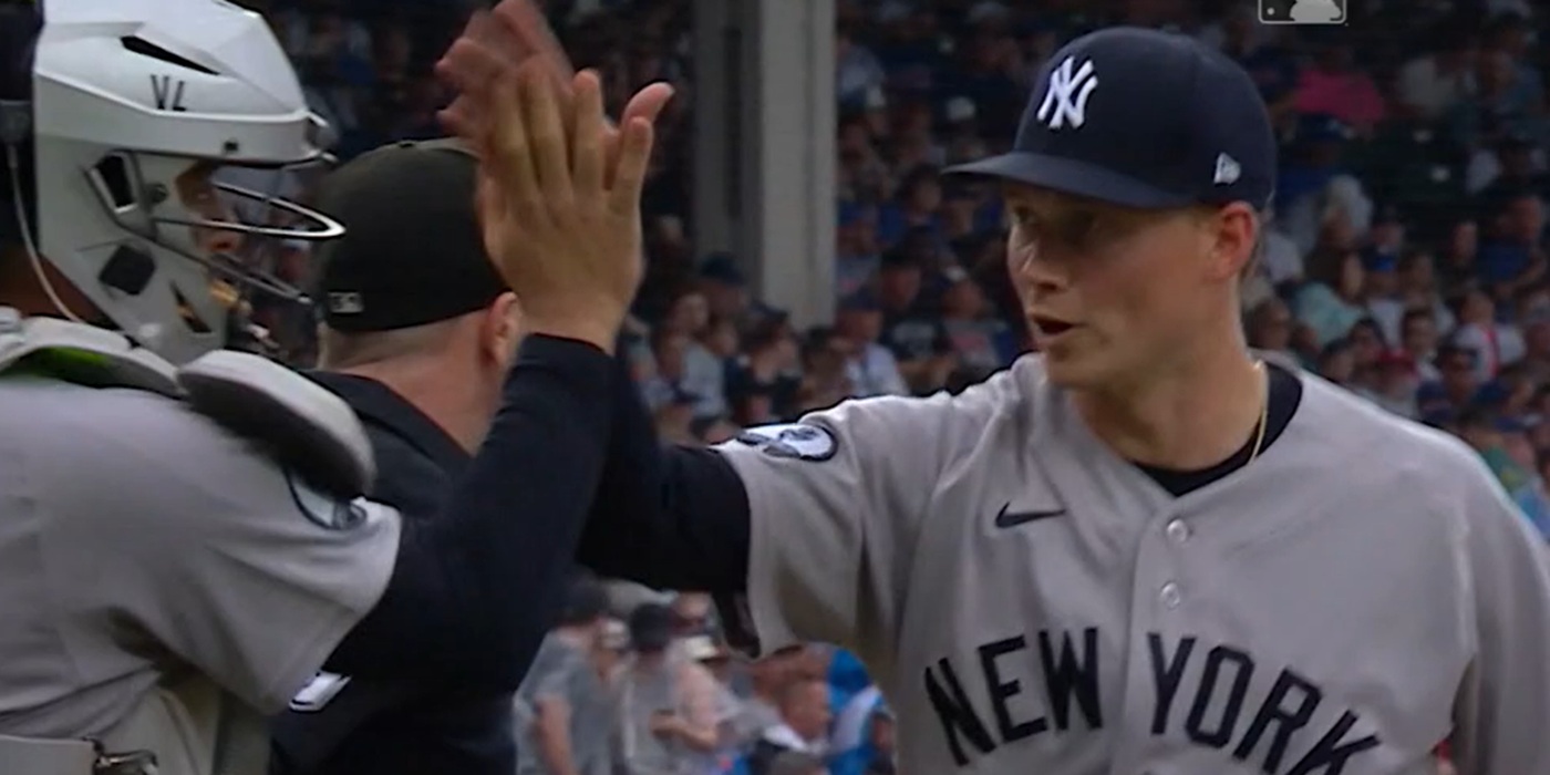 Warren high fives Wells